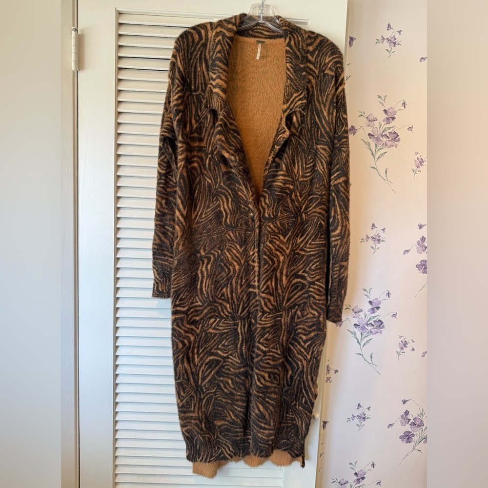 Free People Animal Print Long Cardigan with Collar and Buttons Size Small